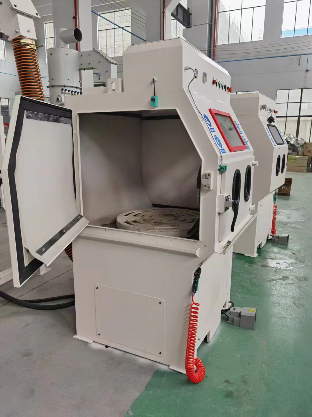 娄底移动式抛丸机的工作原理?